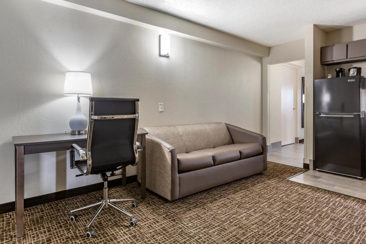 Quality Inn & Suites Spring Lake - Fayetteville Near Fort Bragg Экстерьер фото