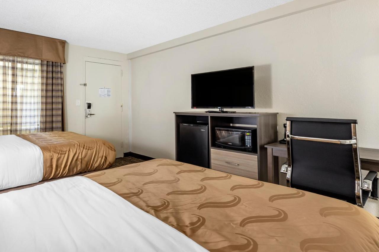 Quality Inn & Suites Spring Lake - Fayetteville Near Fort Bragg Экстерьер фото
